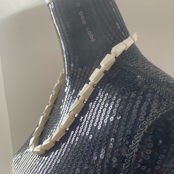 Vintage Style Square Bead Necklace - Picture 2 of 4